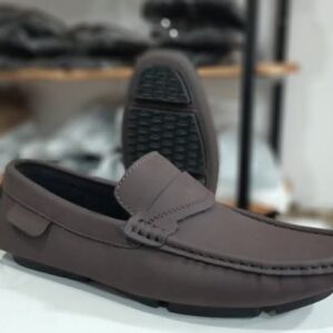 Timeless Brown Leather Loafers: Durable, Stylish, Comfortable.