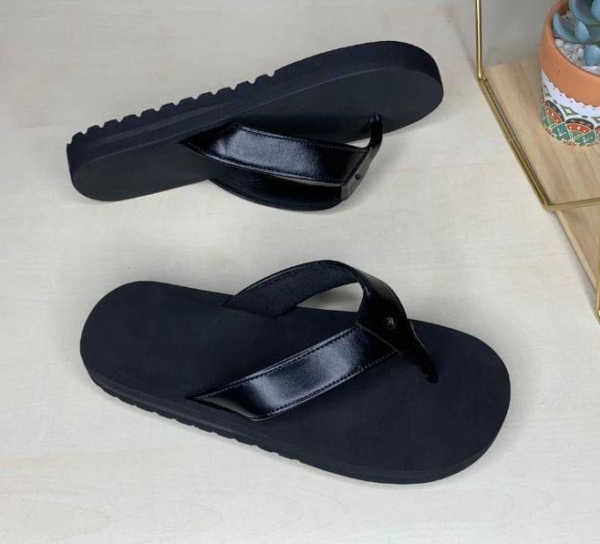 Fata Luxe: Water-Resistant Leather Flip-Flops, Stylish Comfort