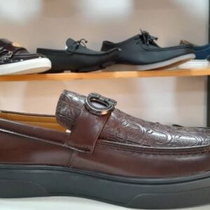 Elegant Leather Loafers: Style and Comfort